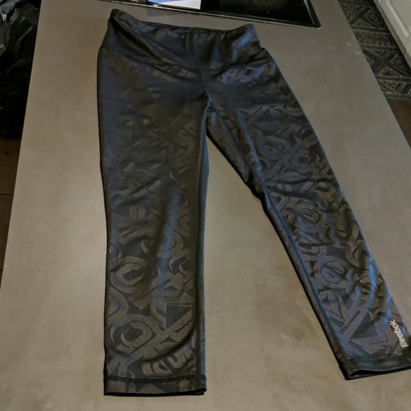 Black reebok capri - Picture 3 of 3